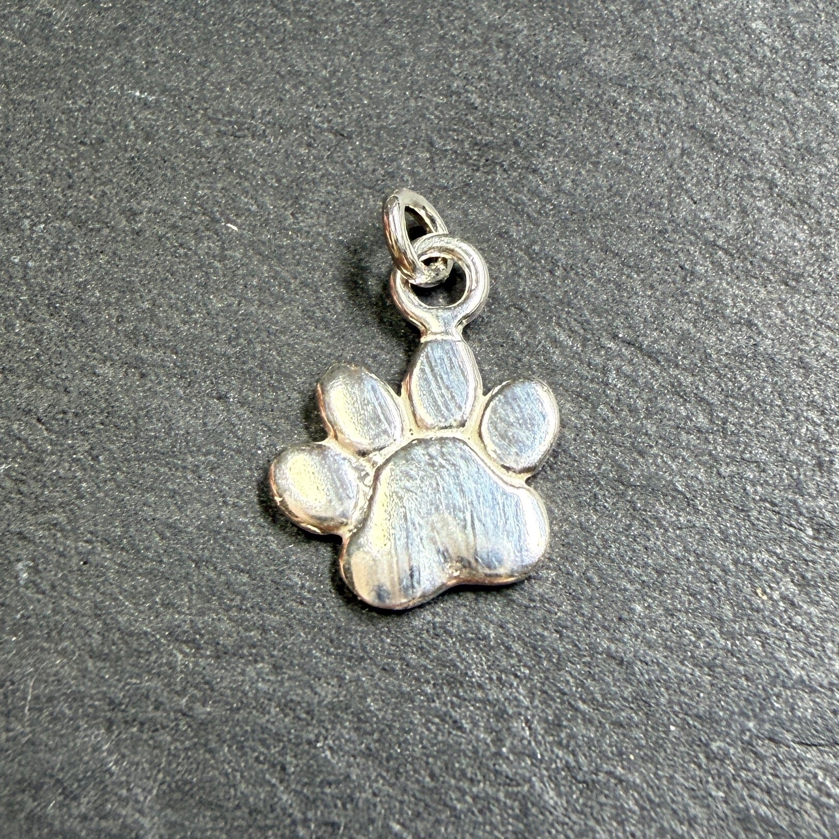 Pfote Charm