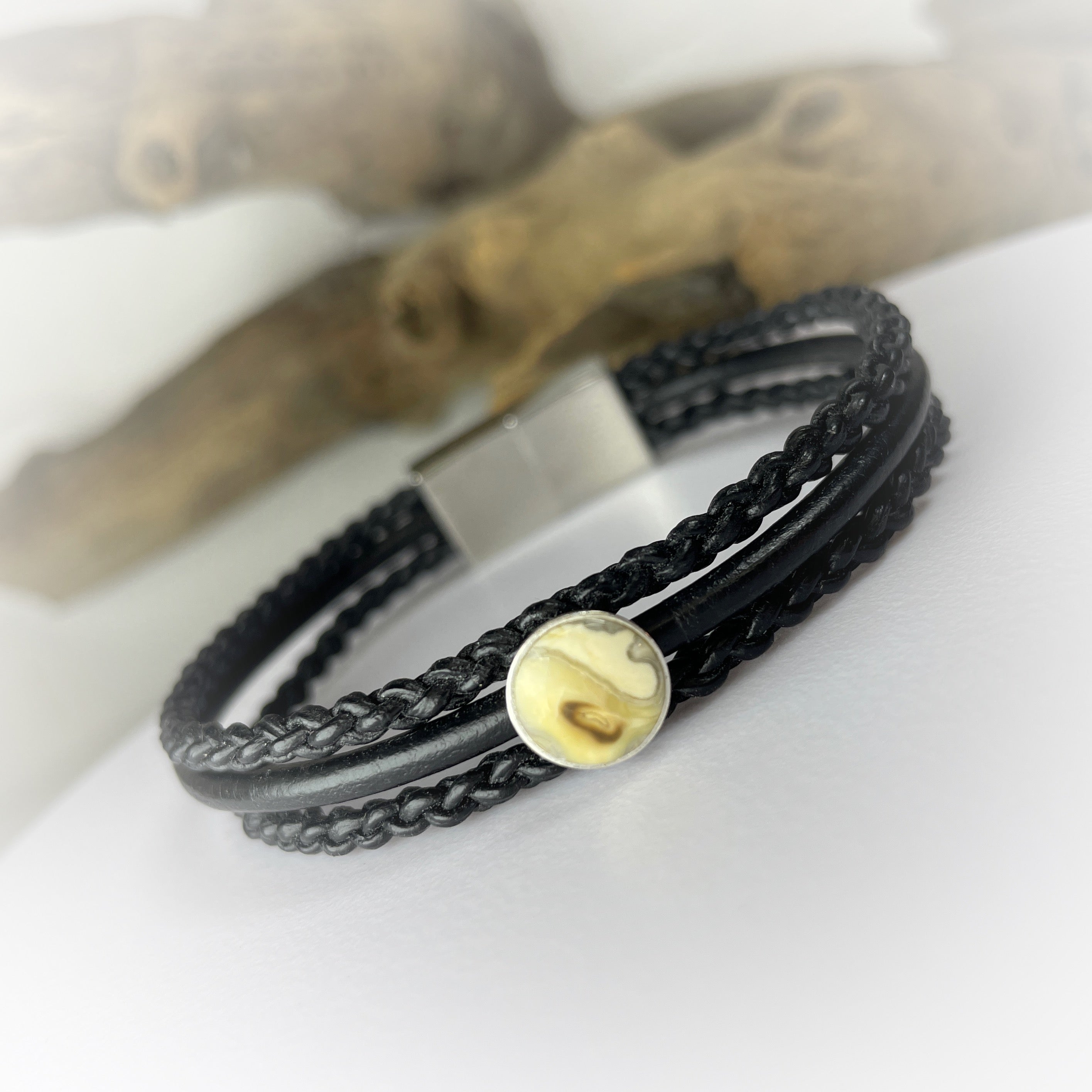 Armband mit Pferdezahn