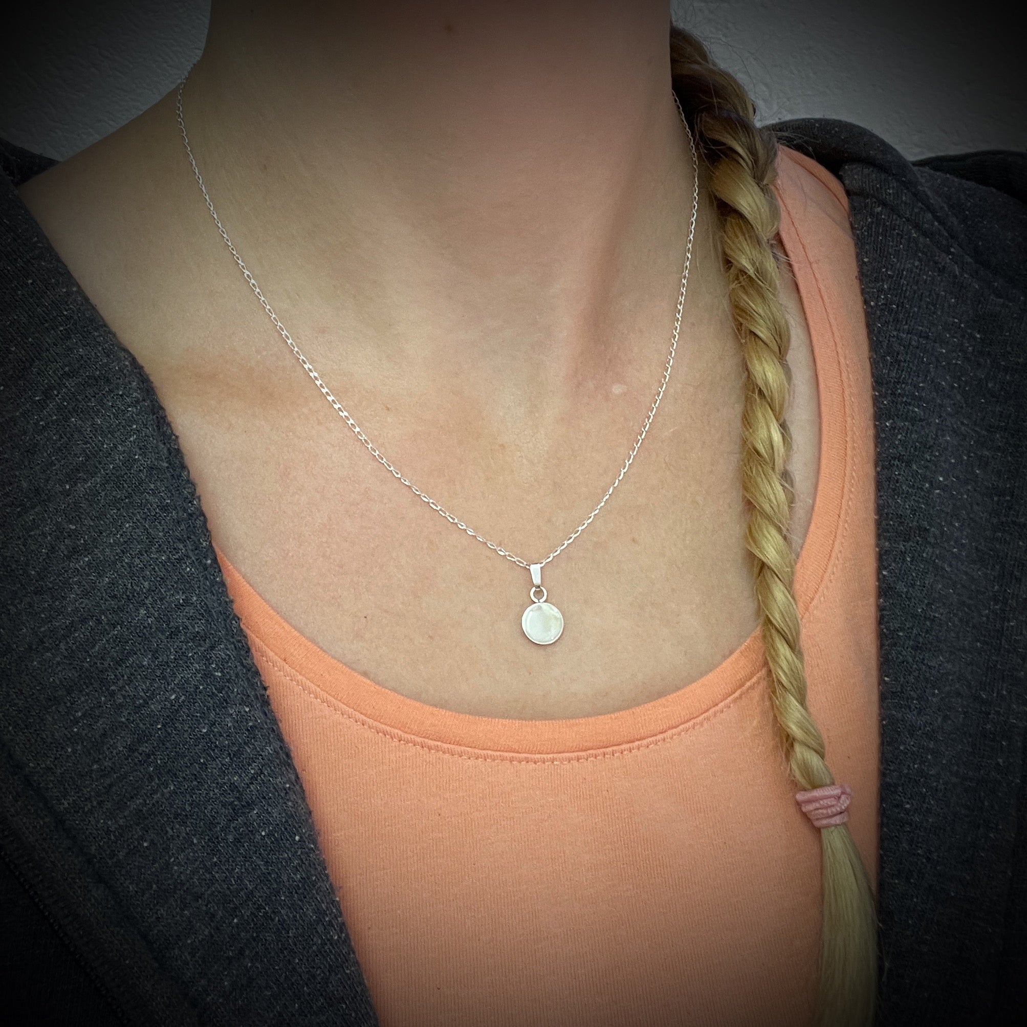 Halskette mit Pferdezahn