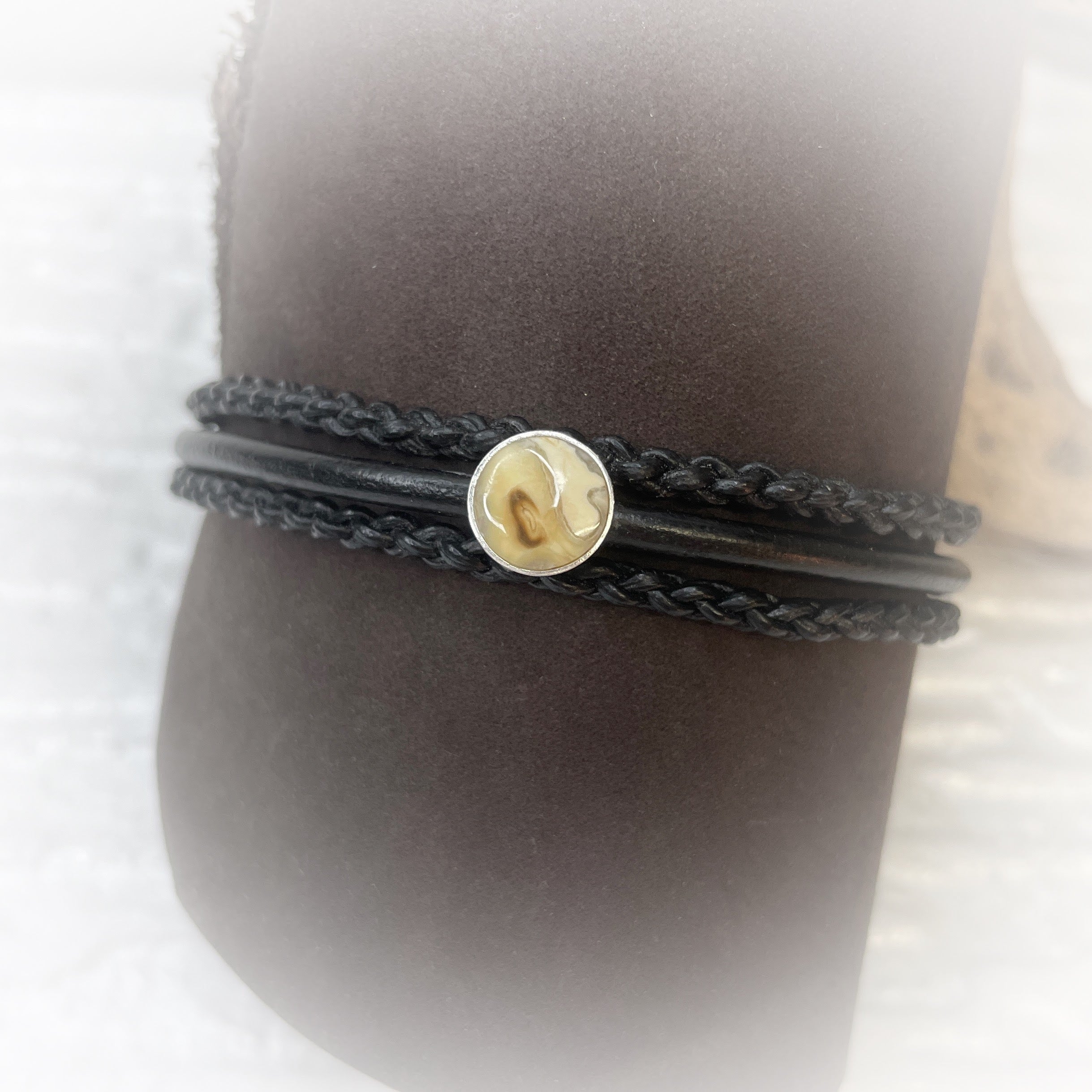 Armband mit Pferdezahn