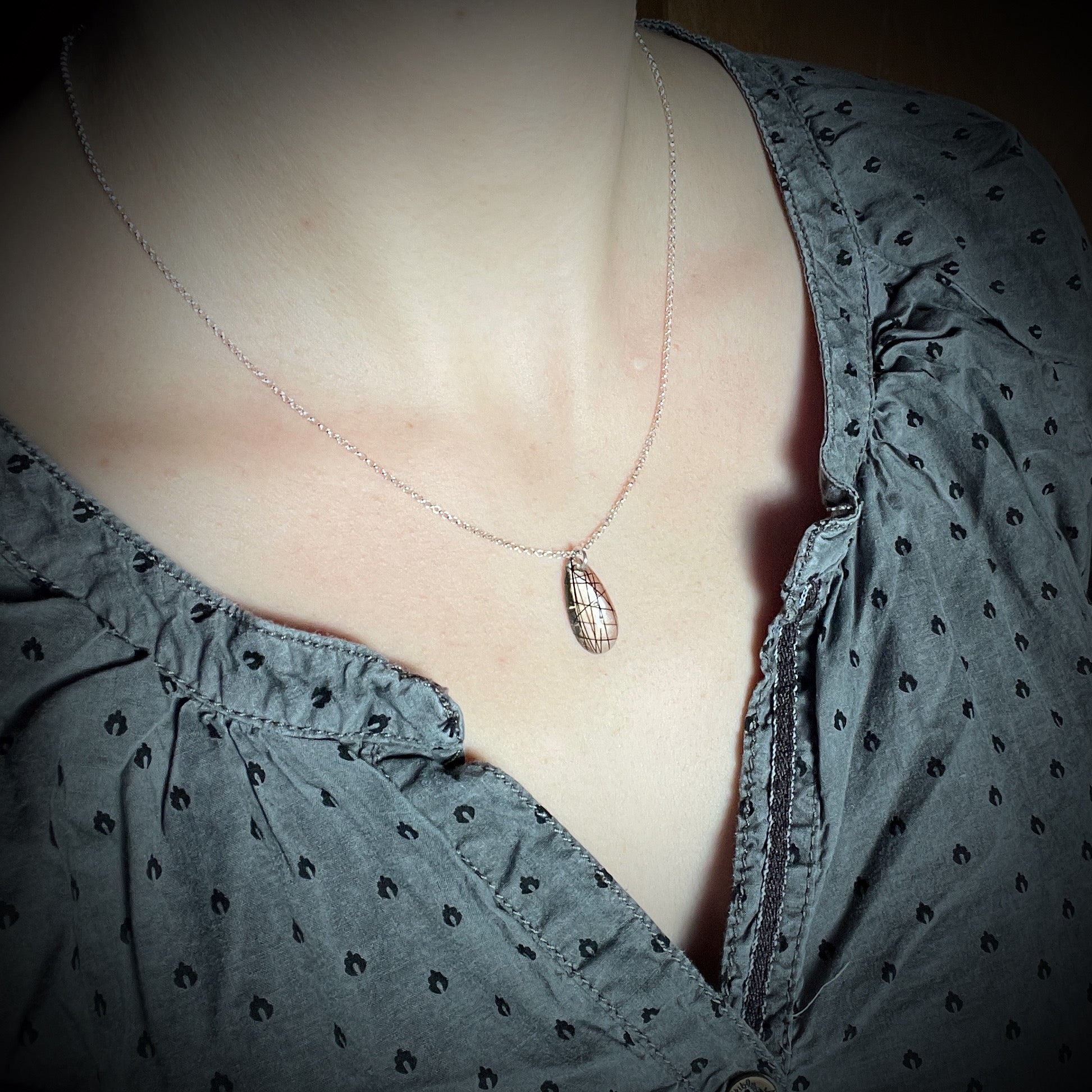 Halskette mit Pferdehaar