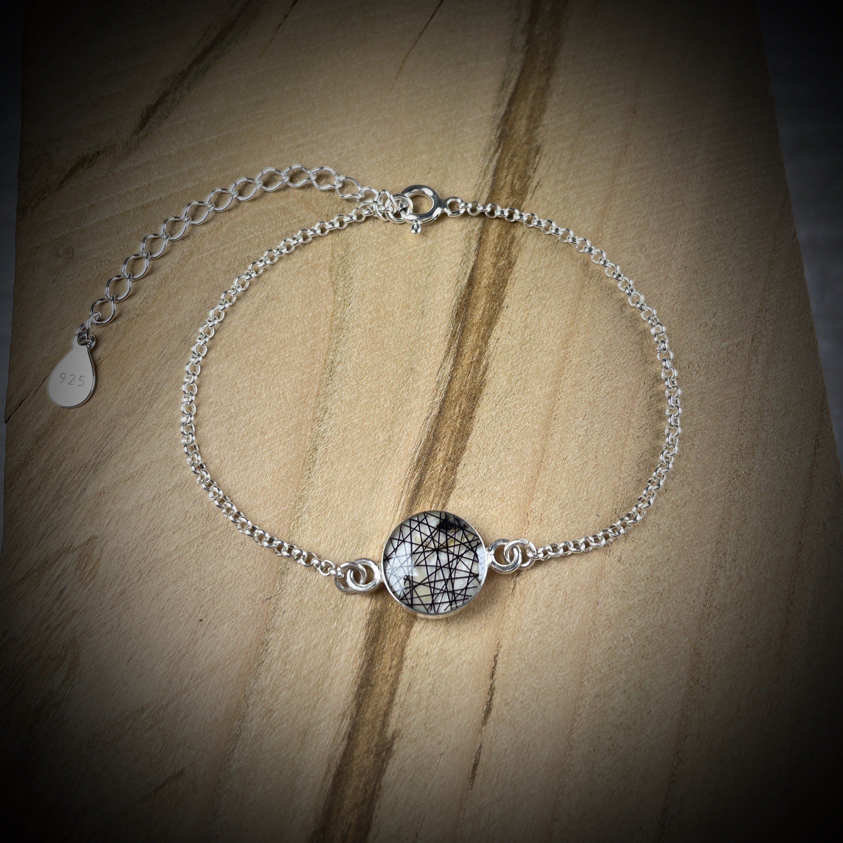 Armband mit Pferdezahn und Pferdehaar