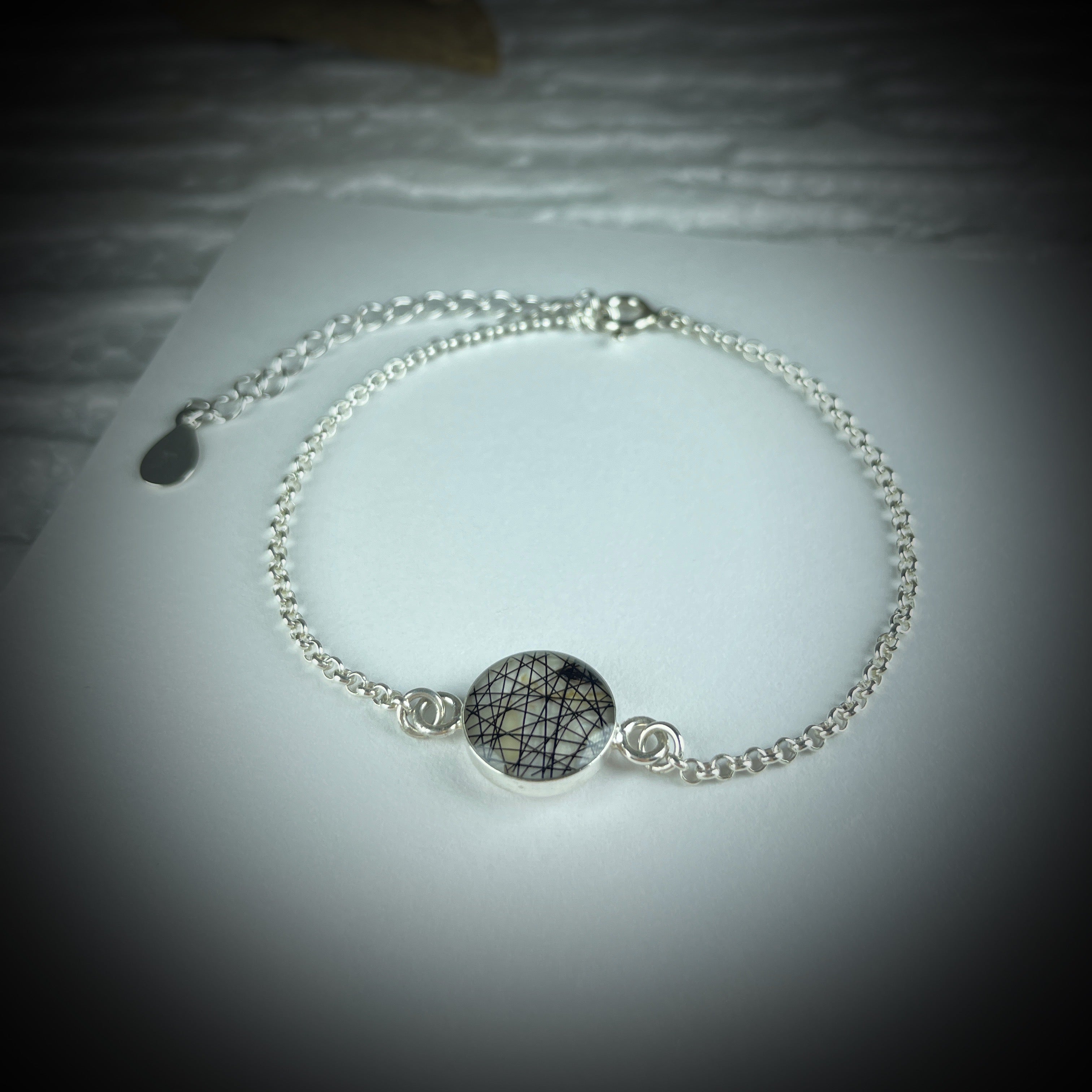 Armband mit Pferdezahn und Pferdehaar