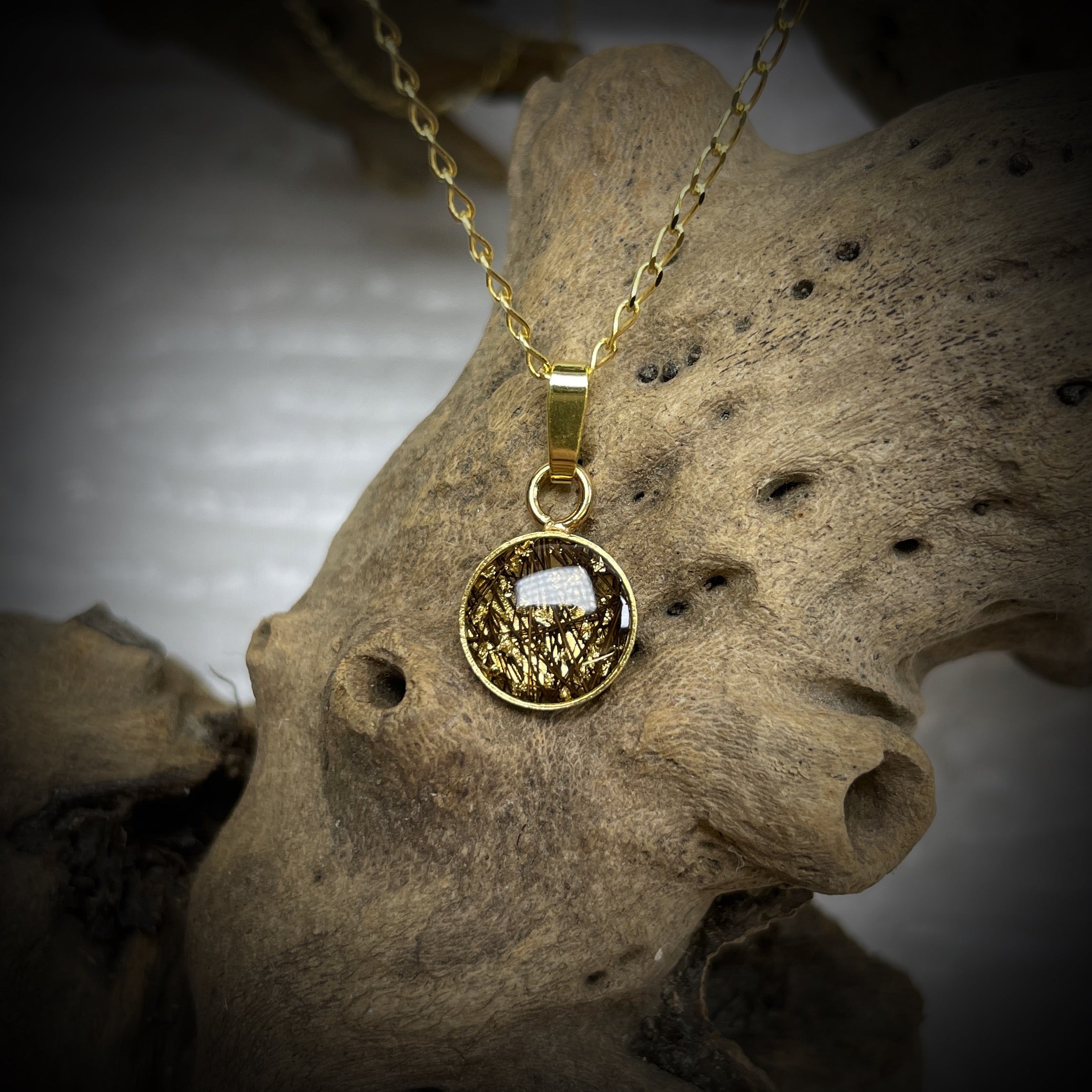 Halskette mit Pferdehaar