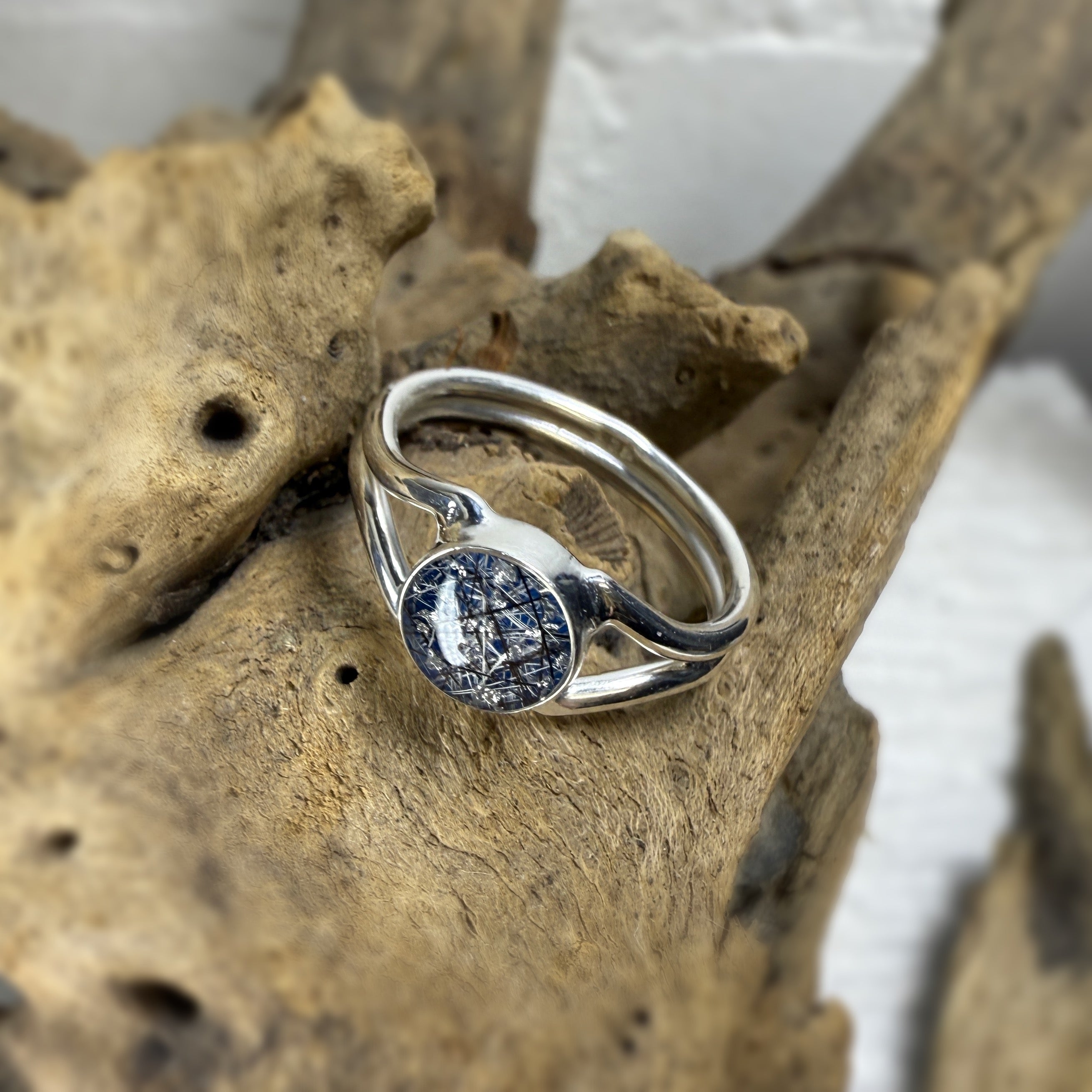 Ring Lucy