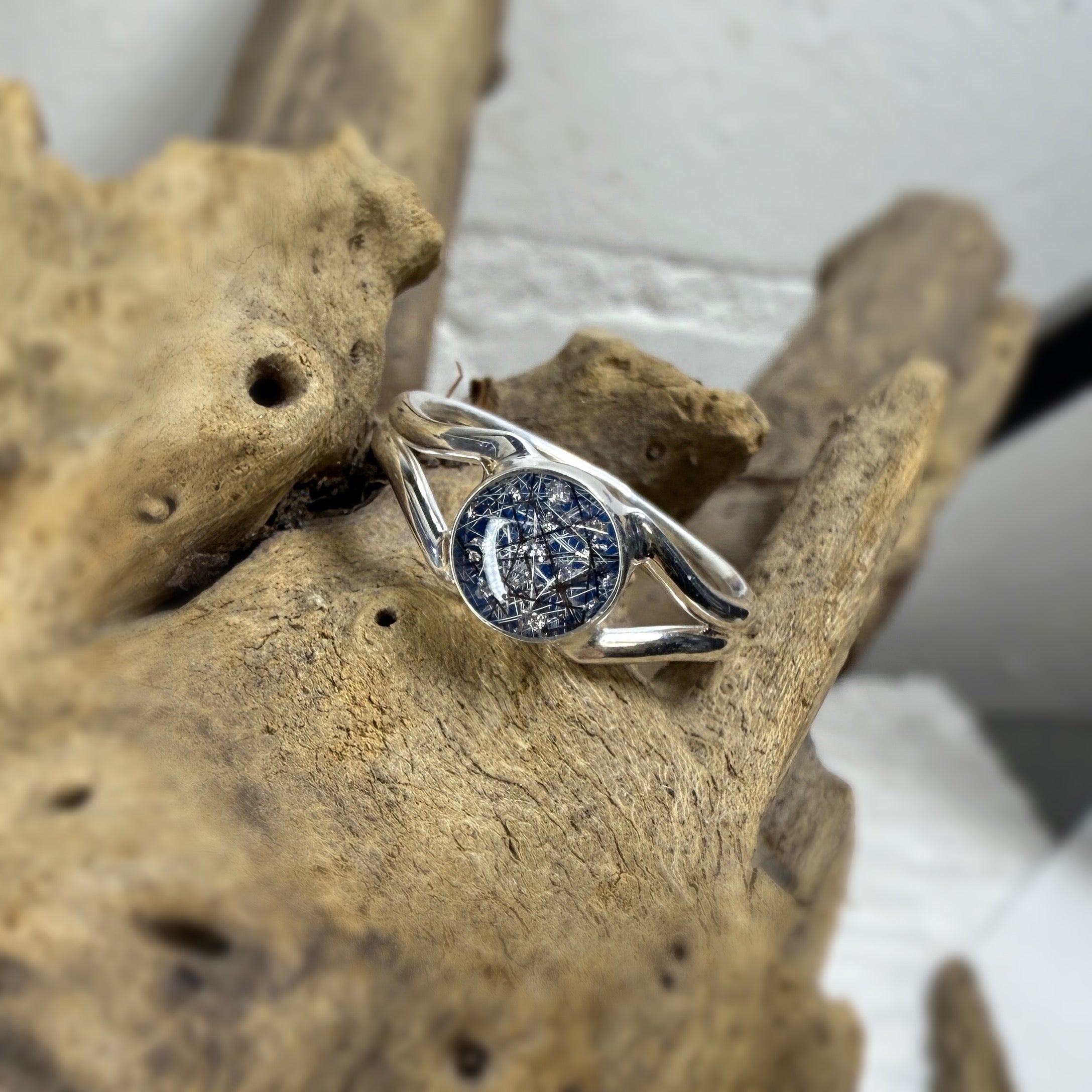 Ring Lucy